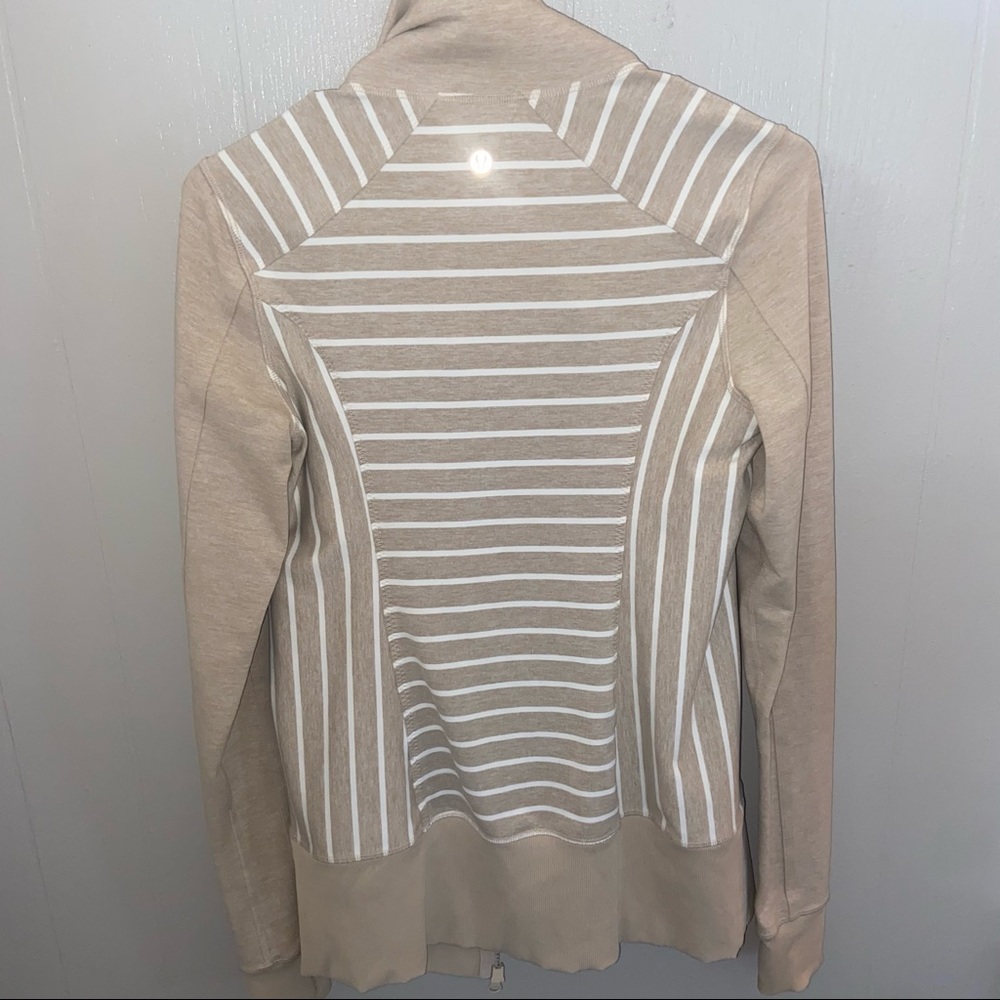 Lululemon jacket - Picture 4 of 10
